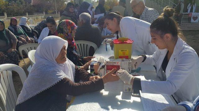 Hemşirelik Fakültesi’nden Sağlık taraması