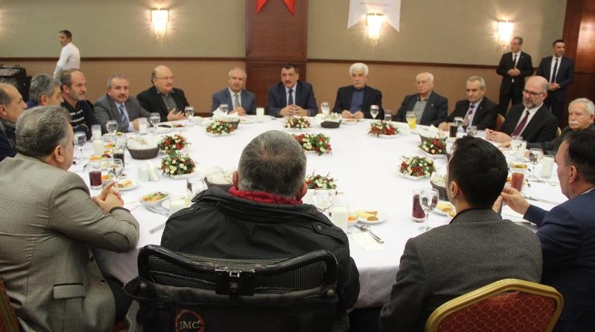 Başkan G&uuml;rkan basın mensuplarıyla bir araya geldi