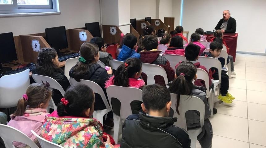 Yazar Aydoğan, Yavaşlı &ouml;ğrencilerle buluştu