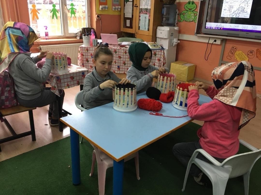 &Ouml;ğrencilerin i&ccedil;ini ısıtan destek