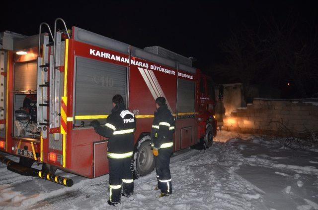 Kullanılmayan evde çıkan yangın paniğe neden oldu