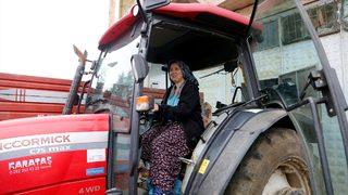 Moda tasarımcılığını bırakan  Nevin Yüncü çiftçi oldu