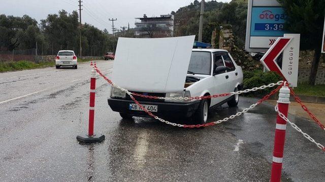 Milas’ta iki otomobil çarpıştı; 1 yaralı