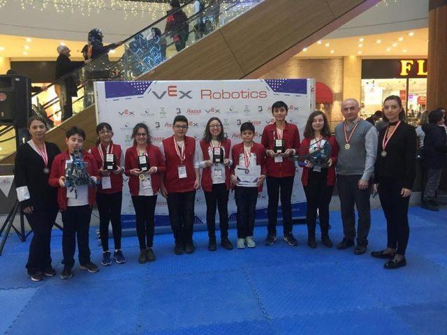 SANKO Okulları Robot Takımı 4 Türkiye derecesi kazandı