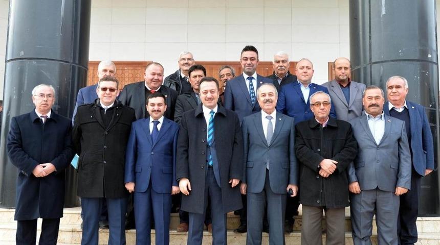 Vali Şent&uuml;rk muhtarlarla buluştu