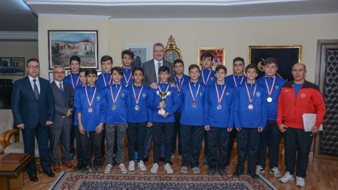 G&uuml;reş&ccedil;ilerden protokole ziyaret