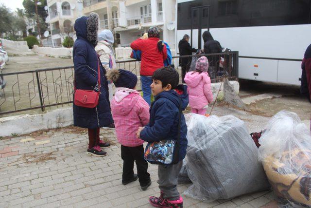 Fırtınanın sürüklediği kaçakları Sahil Güvenlik kurtardı