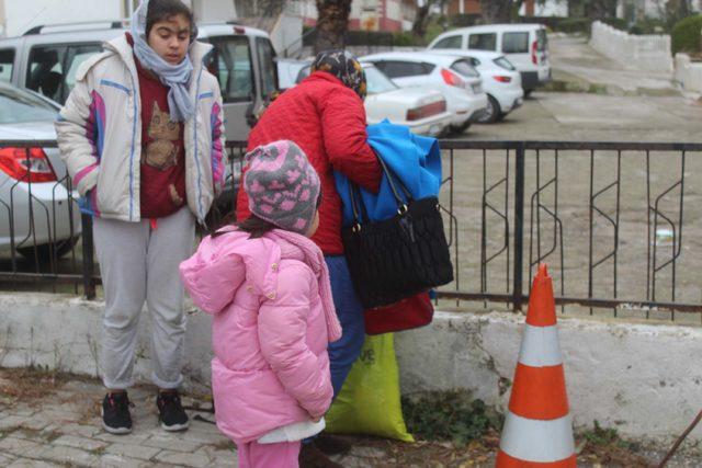 Fırtınanın sürüklediği kaçakları Sahil Güvenlik kurtardı