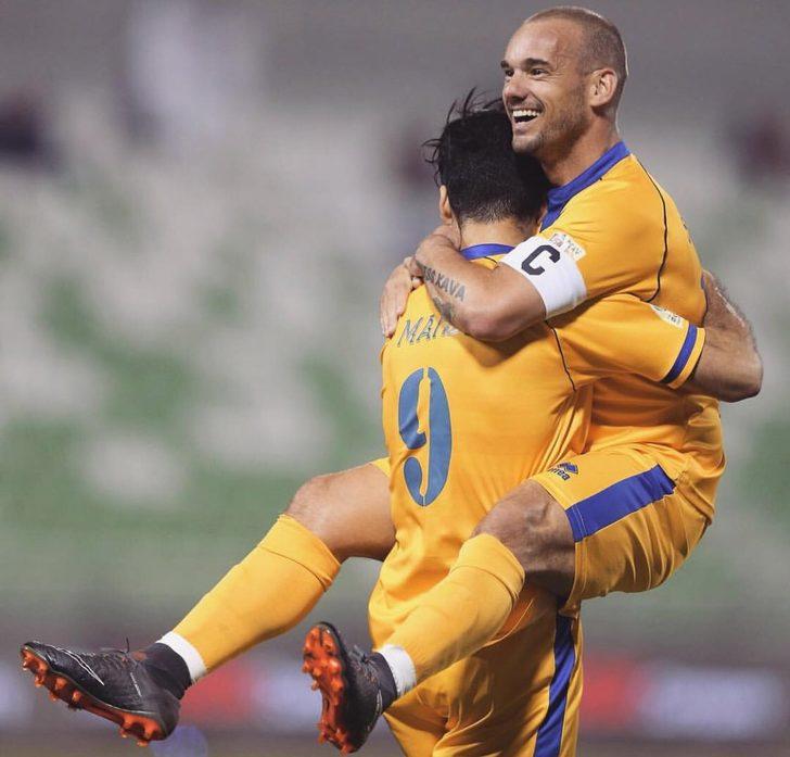 Wesley Sneijder futbola devam etmek istediğini açıkladı G5