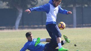 Akhisarspor Cikalleshi, Zeki Yavru ve Rajko Rotman'la anlaştı