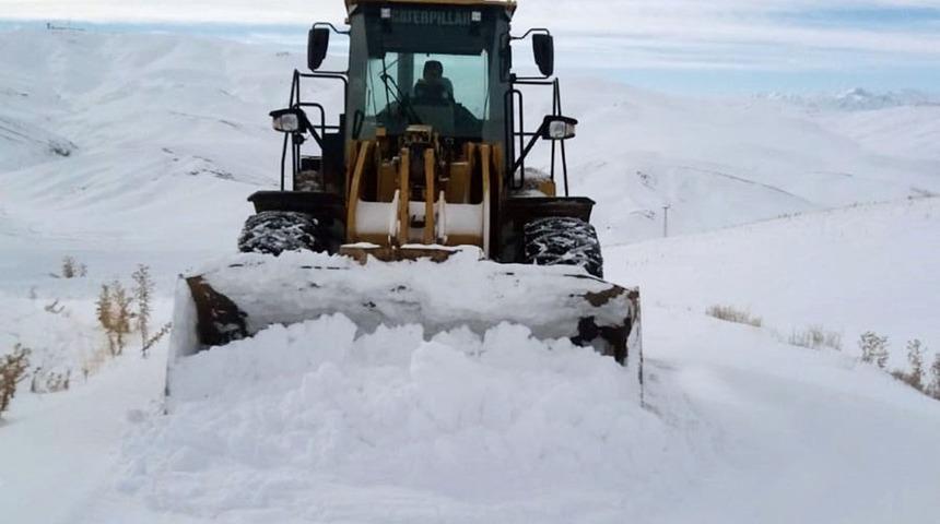 Van&rsquo;da 61 yerleşim yeri ulaşıma kapandı