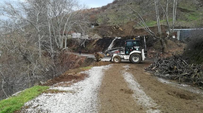 Manisa&rsquo;da sel mağdurlarının yaraları sarılıyor
