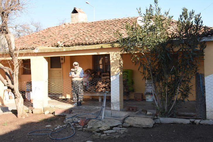  150 lira kira veriyor, elektrik parası ödememek için karanlıkta oturuyor G1