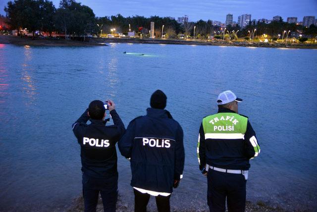 Adana'da otomobil göle uçtu: 1 kişi kayıp