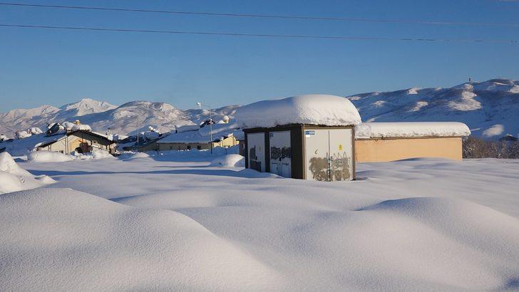 Tunceli'de yoğun kar yağışı! İlçeler görünmüyor G1