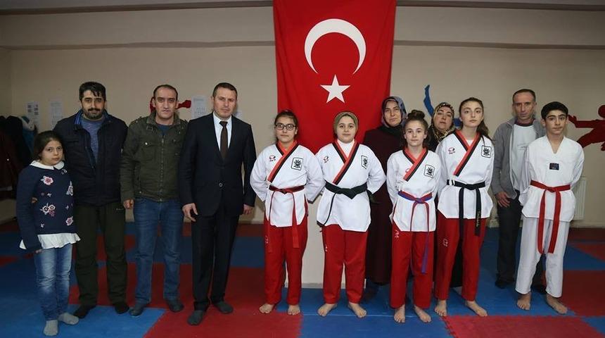 Oltulu tekvandocular Erzurum&rsquo;dan 5 madalya &ccedil;ıkardı