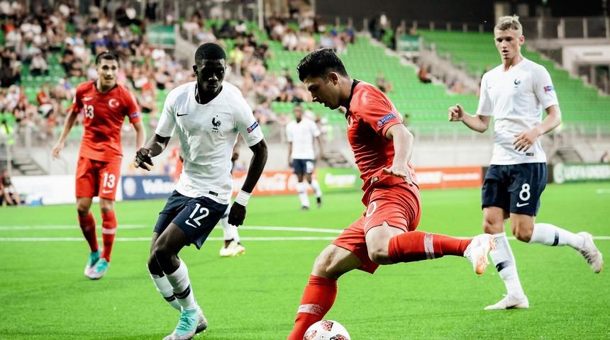 Beşiktaş, son transferi Muhayer Oktay'ı bekliyor