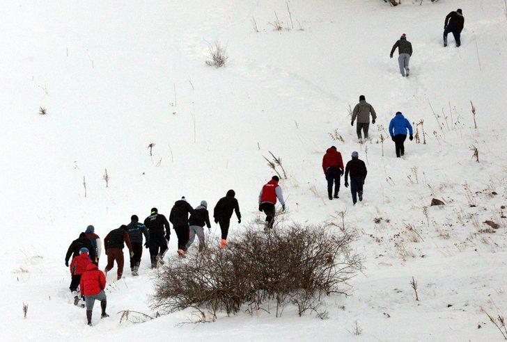 Eksi 18 derecede durmadan ilerlediler! G4
