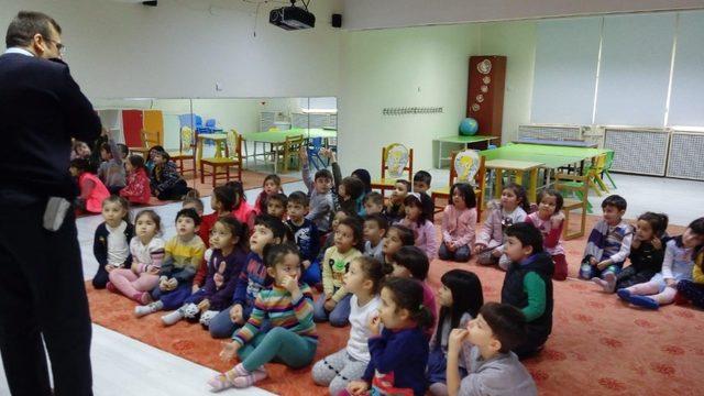 Emet Emniyeti Müdürlüğü tüm okullarda trafik eğitimi veriyor