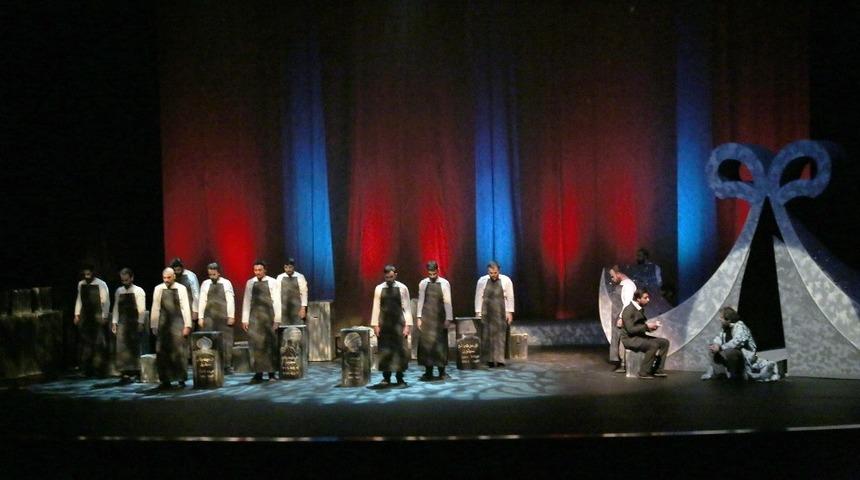 &ldquo;Amak-ı Hayal&rdquo; tiyatroseverlerle buluştu