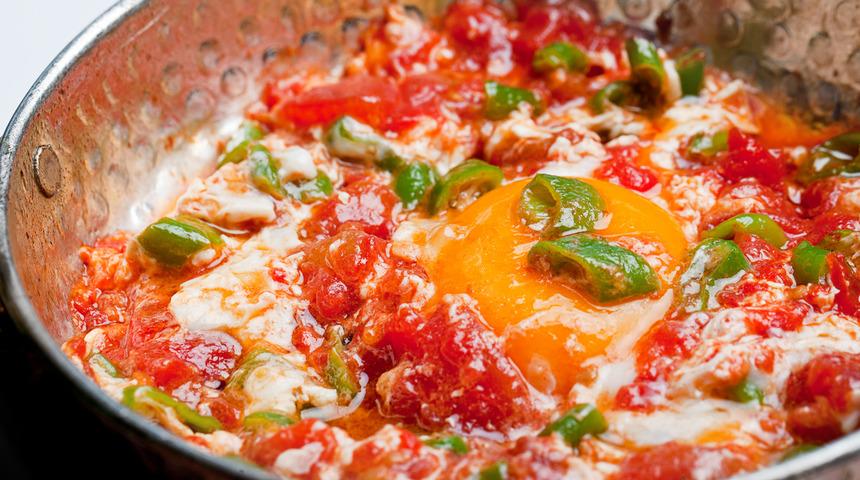 MasterChef MENEMEN TARİFİ! Menemen nasıl yapılır, soğanlı mı soğansız mı olur? İşte malzemeleri