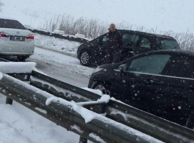 Gölbaşı Gaziantep karayolunda araçlar yolda kaldı