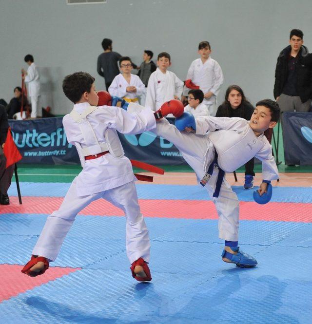 2019 Karate Karadeniz Fırtına Ligi’nin ilk etabı Beşirli Spor Kompleksi’nde gerçekleştirildi