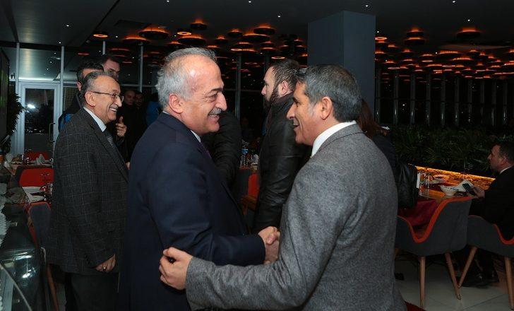 Rektör Çomaklı, gazeteciler ile yemekte buluştu G2