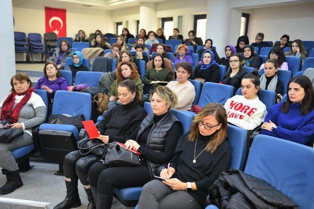 Kadın girişimcilere sosyal medya eğitimi