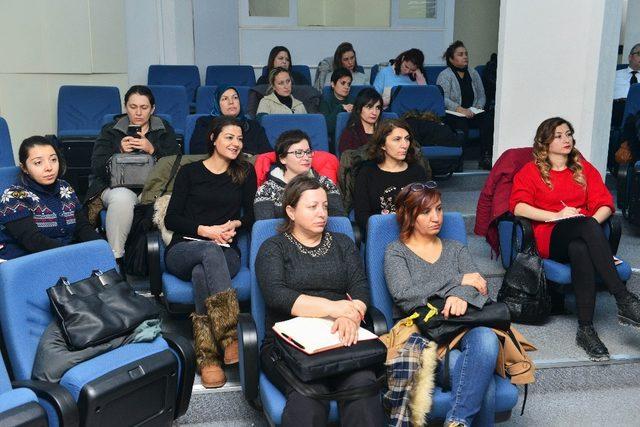 Kadın girişimcilere sosyal medya eğitimi