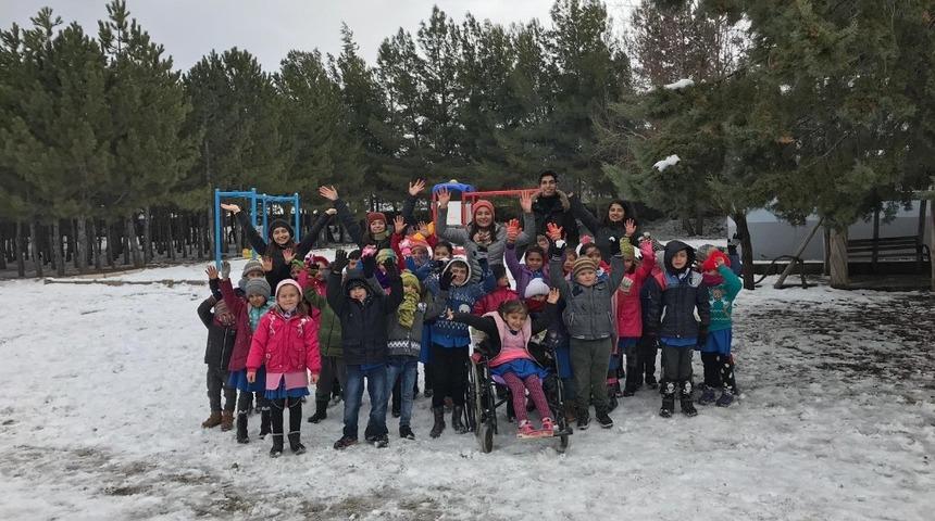 &Ouml;ğretmen adaylarından iplikten mutluluğa giden anlamlı &ccedil;alışma