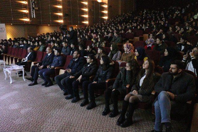 Gaziantep’te cep telefonunun zararlarına yönelik konferans