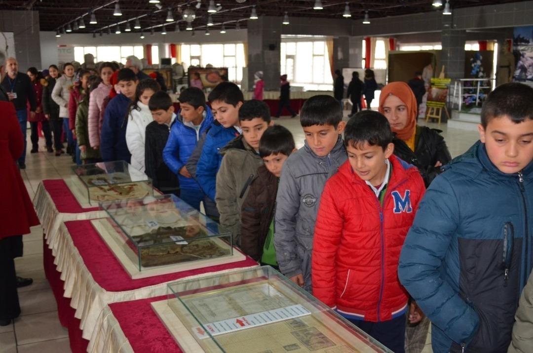 &Ccedil;anakkale Gezici M&uuml;zesi Adilcevaz&rsquo;da ziyarete a&ccedil;ıldı