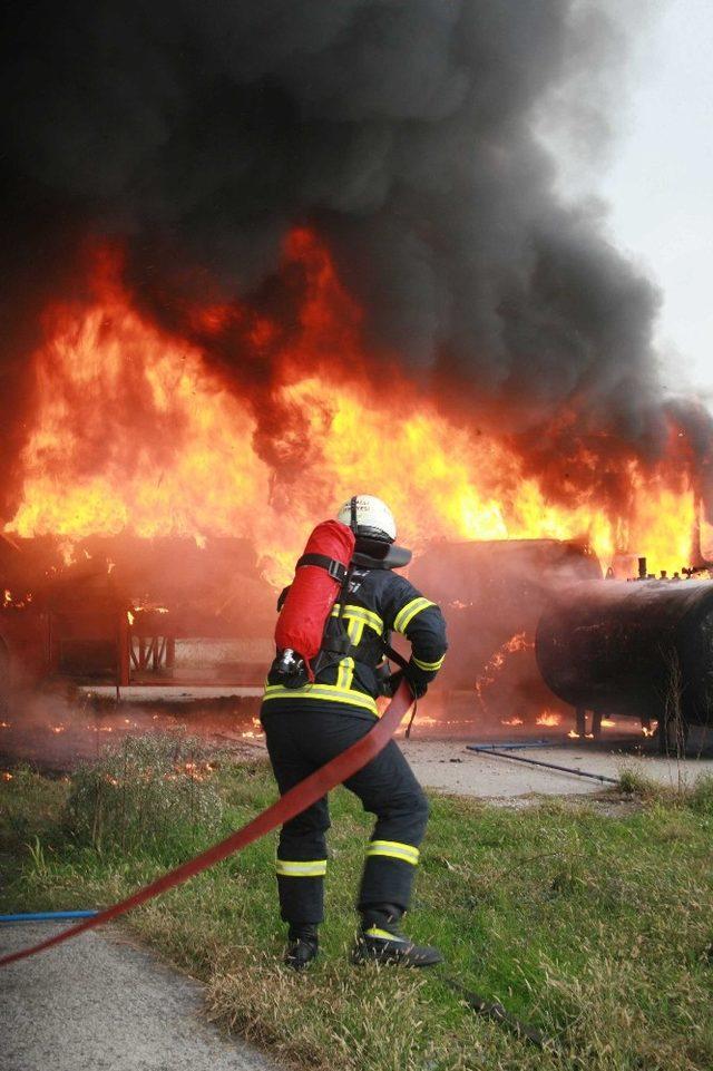 Kocaeli itfaiyesi bir yılda 3 bin 329 yangına müdahale etti