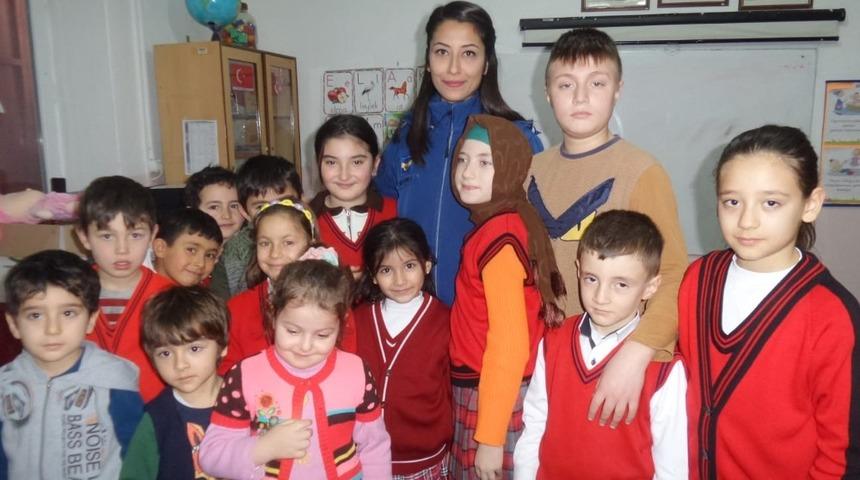Jandarma&rsquo;dan &ccedil;ocuklara &ldquo;trafik dedektifleri&rdquo; eğitimi