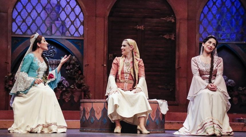 2019&rsquo;un ilk opereti &ldquo;Arşın Mal Alan&rdquo;