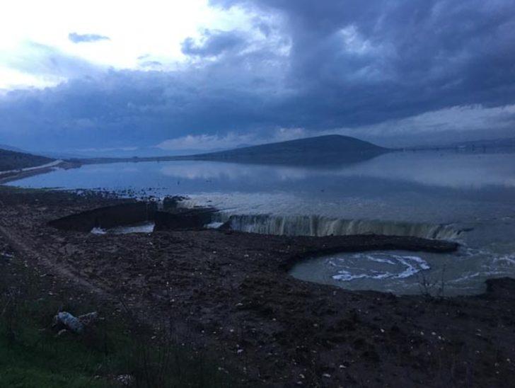 Yaklaşmayın uyarısına rağmen geldiler! Köylüler şaşkın G4