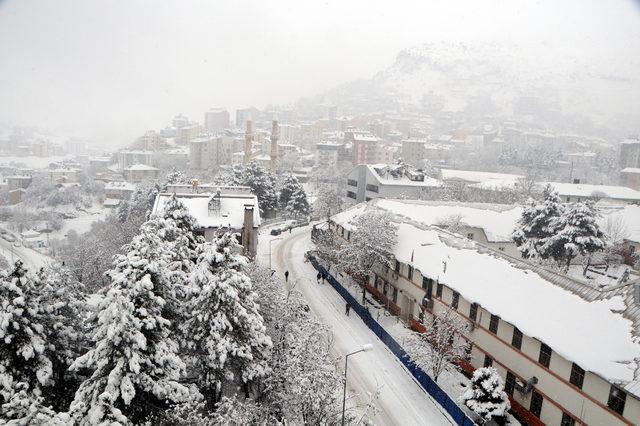 Tunceli'de kar esareti; 250 yol kapalı, 20 köy elektriksiz