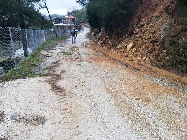 Heyelandan kapanan Uşakpınar yolu açıldı