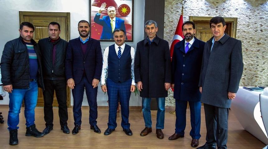 MHP il&ccedil;e y&ouml;netiminden Başkan Cabbar&rsquo;a &rsquo;Hayırlı olsun&rsquo; ziyareti