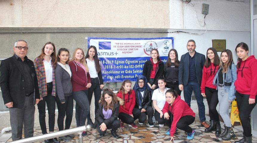 Bandırmalı &ouml;ğrenciler yurt dışında eğitim g&ouml;recek