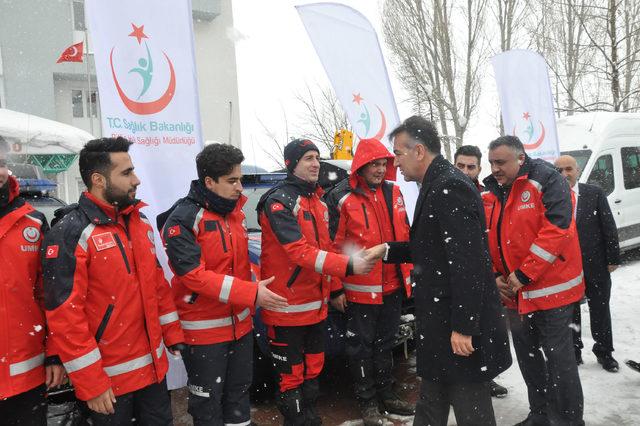 Bitlis’te UMKE ekibi, dualarla Suriye sınırına uğurlandı