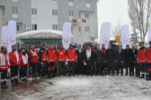 Bitlis’te UMKE ekibi, dualarla Suriye sınırına uğurlandı