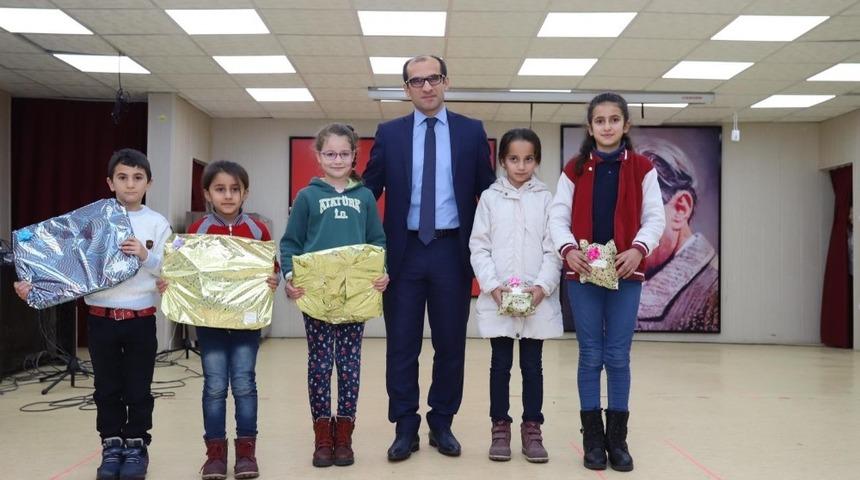 &Ccedil;ukurca&rsquo;da başarılı &ouml;ğrenciler &ouml;d&uuml;llendirildi