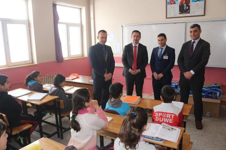 Ağrı’da 5 bin ihtiyaç sahibi öğrenciye giyim yardımı G3