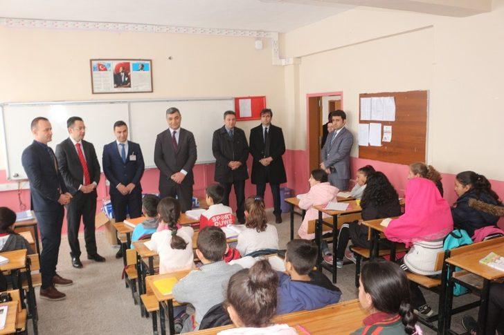 Ağrı’da 5 bin ihtiyaç sahibi öğrenciye giyim yardımı G4