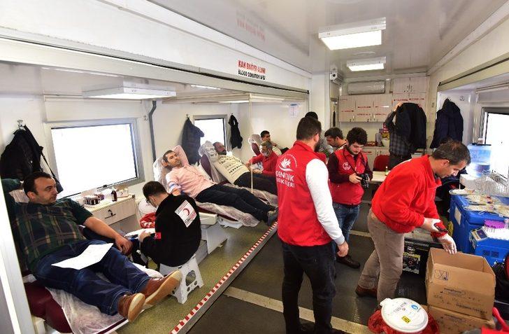 Kızılayın kan bağışı çağrısına Ahlatlılardan destek G3