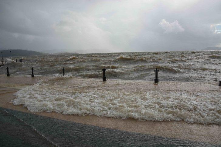 Köyceğiz’de sağanak ve fırtına etkili oluyor G3