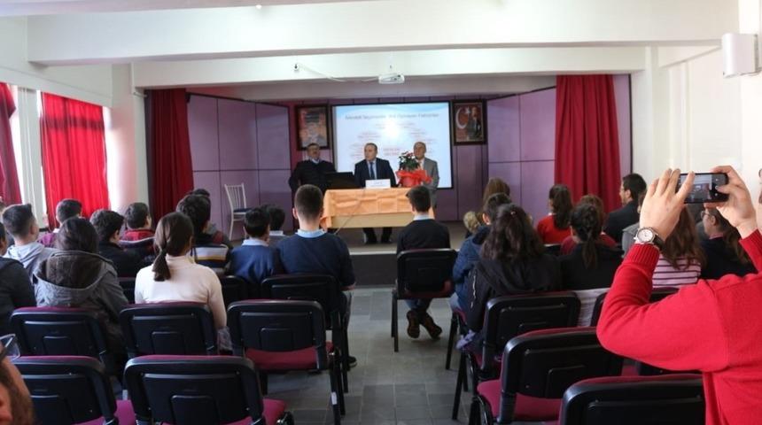 Kaymakam Taş &ouml;ğrencilere mesleğini anlattı