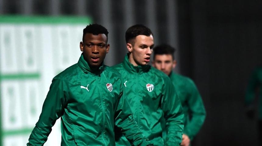 Bursaspor'da Shehu için yoğun çaba gösteriliyor